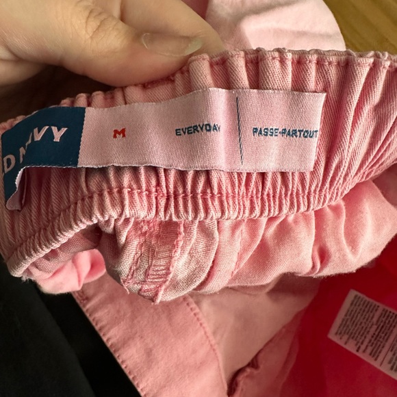 Old navy everyday shorts - Picture 3 of 3